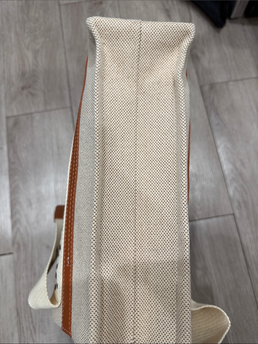 Woody Logo Printed Medium Tote Bag - Picture 8 of 8